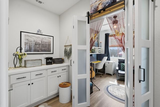 2827 Sand Hills Avenue, Tulare, CA 93274