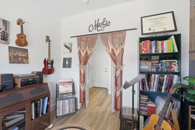 2827 Sand Hills Avenue, Tulare, CA 93274