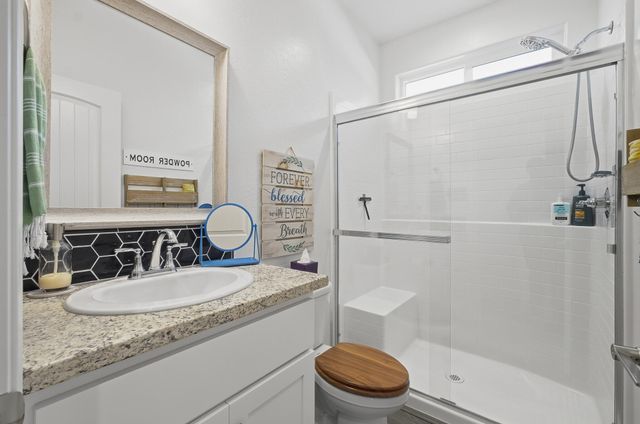 2827 Sand Hills Avenue, Tulare, CA 93274