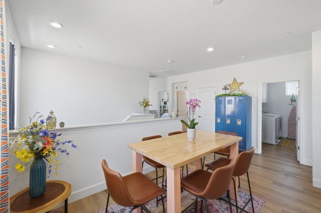 2827 Sand Hills Avenue, Tulare, CA 93274