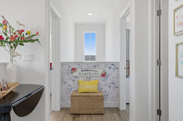 2827 Sand Hills Avenue, Tulare, CA 93274