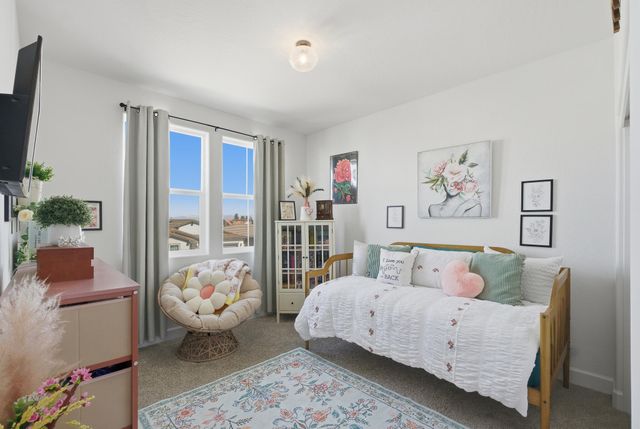 2827 Sand Hills Avenue, Tulare, CA 93274