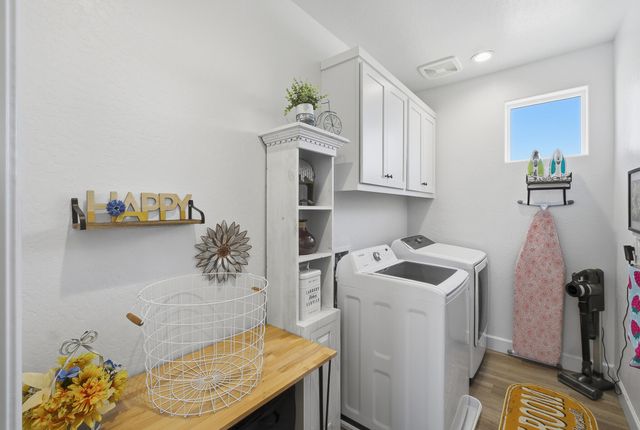 2827 Sand Hills Avenue, Tulare, CA 93274