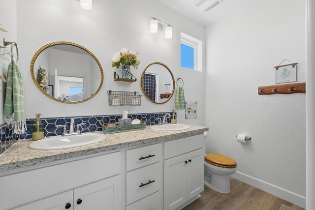 2827 Sand Hills Avenue, Tulare, CA 93274