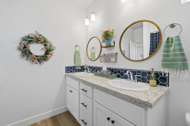 2827 Sand Hills Avenue, Tulare, CA 93274