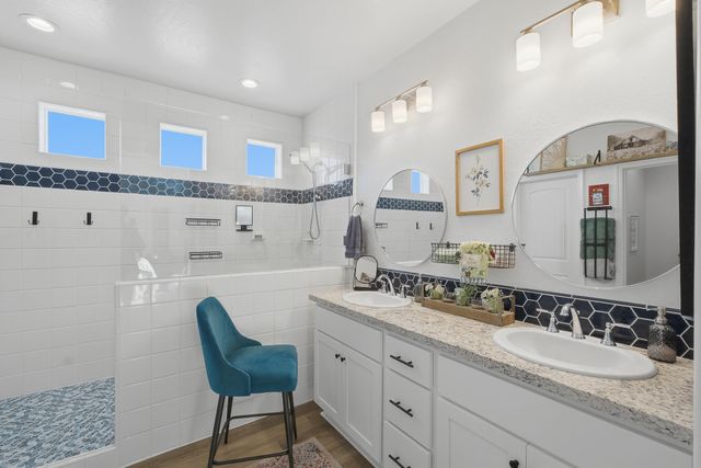 2827 Sand Hills Avenue, Tulare, CA 93274