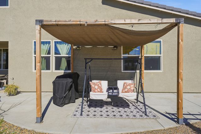 2827 Sand Hills Avenue, Tulare, CA 93274