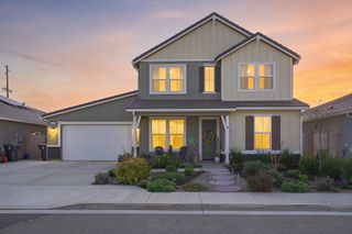 2827 Sand Hills Avenue, Tulare, CA 93274