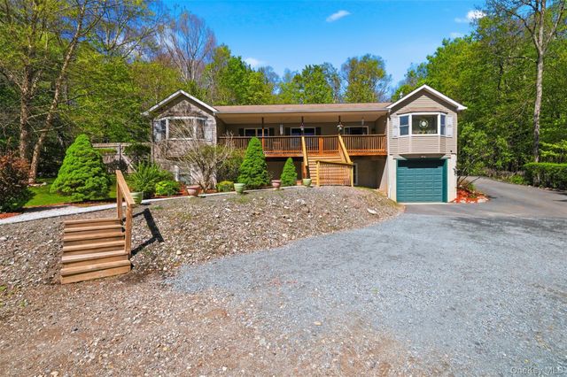 414 Red Hill Rd, Wurtsboro, NY 12790