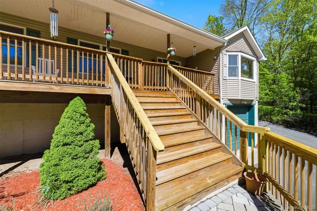 414 Red Hill Rd, Wurtsboro, NY 12790