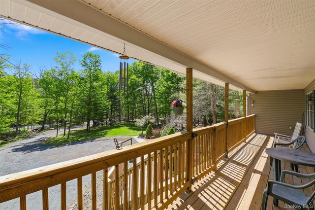 414 Red Hill Rd, Wurtsboro, NY 12790