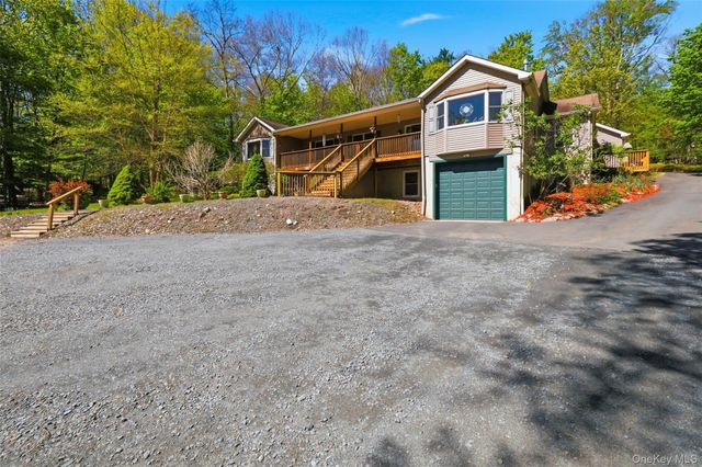 414 Red Hill Rd, Wurtsboro, NY 12790
