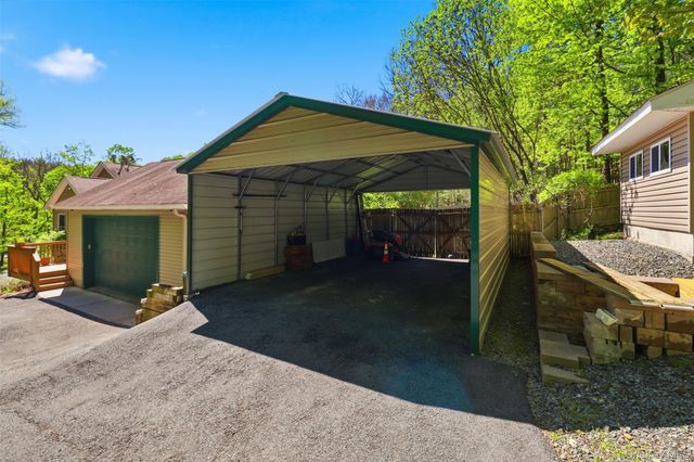 414 Red Hill Rd, Wurtsboro, NY 12790