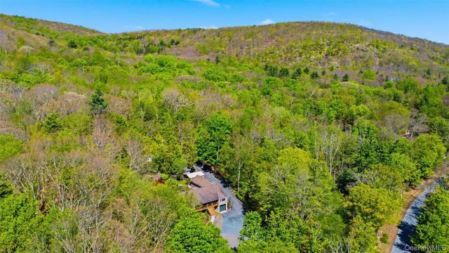 414 Red Hill Rd, Wurtsboro, NY 12790