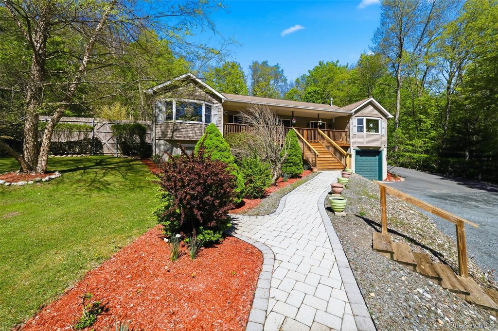 414 Red Hill Rd, Wurtsboro, NY 12790