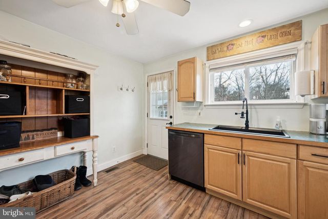 33 PEPPER RD, Browns Mills, NJ 08015