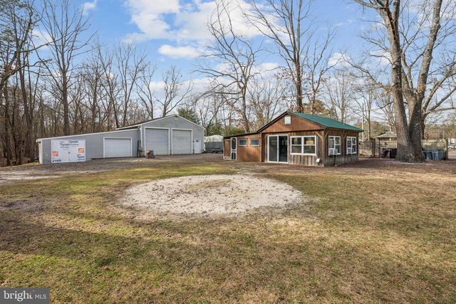 33 PEPPER RD, Browns Mills, NJ 08015