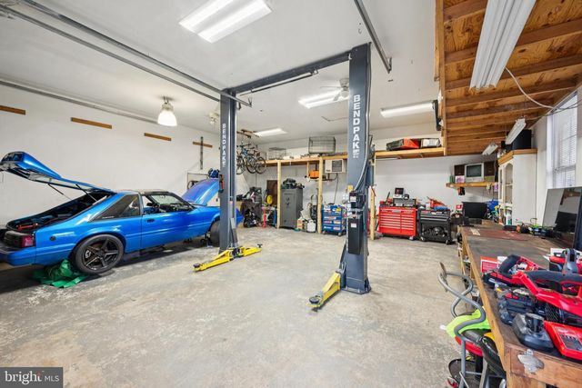 33 PEPPER RD, Browns Mills, NJ 08015