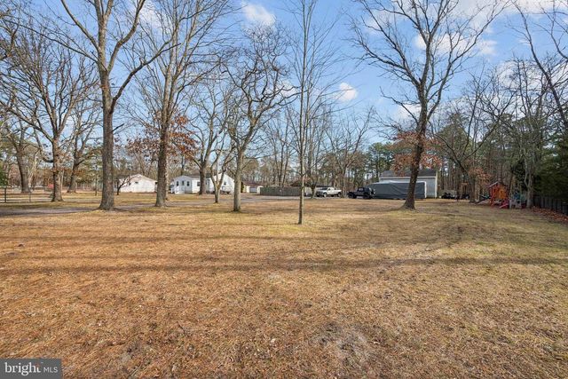 33 PEPPER RD, Browns Mills, NJ 08015