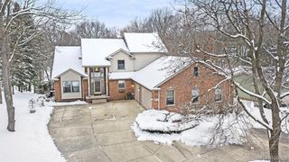 2757 N Tipsico Lake Road, Hartland, MI 48353