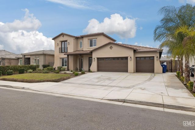 15811 Waterford Street, Bakersfield, CA 93314