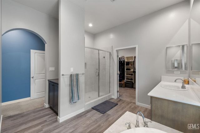 15811 Waterford Street, Bakersfield, CA 93314