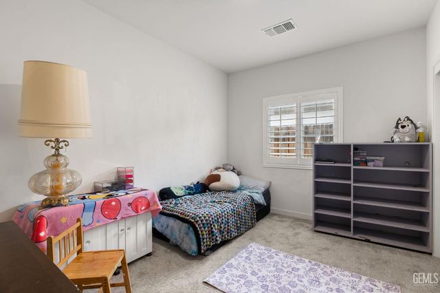 15811 Waterford Street, Bakersfield, CA 93314