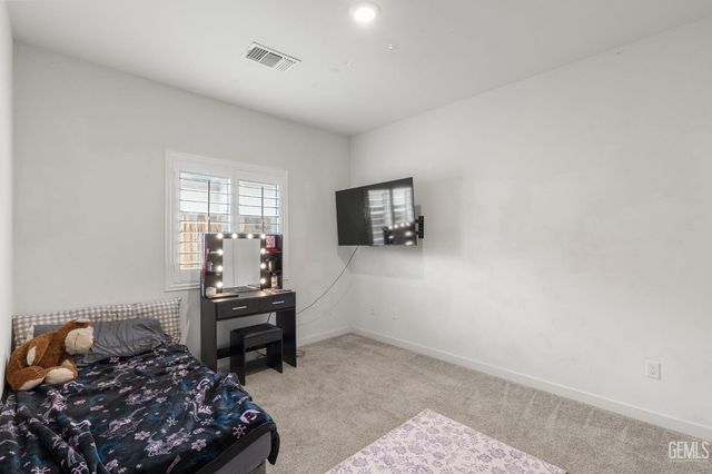 15811 Waterford Street, Bakersfield, CA 93314