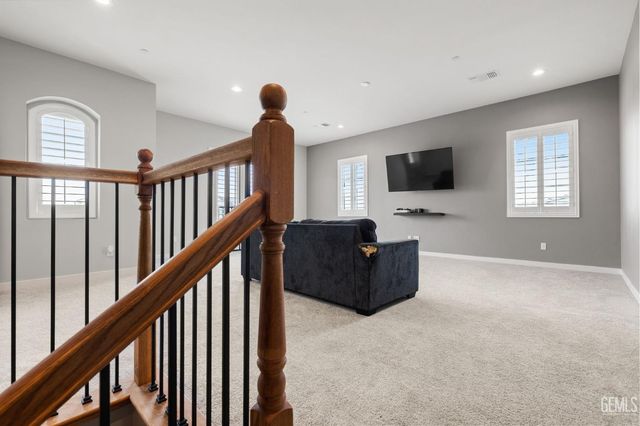 15811 Waterford Street, Bakersfield, CA 93314