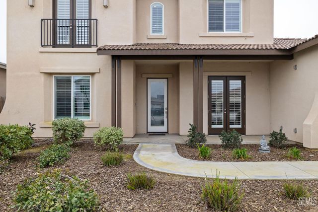 15811 Waterford Street, Bakersfield, CA 93314