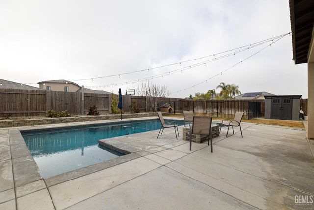 15811 Waterford Street, Bakersfield, CA 93314