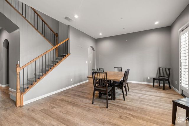 15811 Waterford Street, Bakersfield, CA 93314