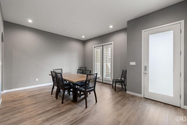 15811 Waterford Street, Bakersfield, CA 93314