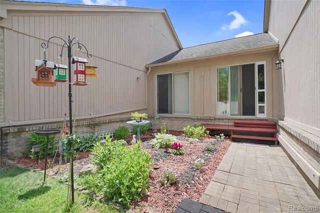 23589 Northport Drive, Clinton Township, MI 48036