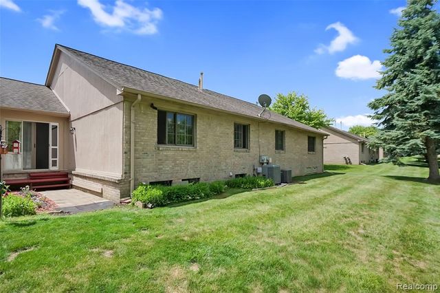 23589 Northport Drive, Clinton Township, MI 48036