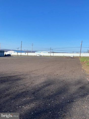2711 GERYVILLE PIKE, Pennsburg, PA 18073