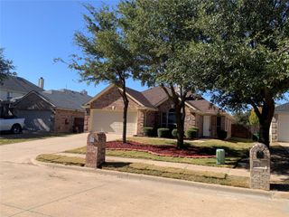 135 Old Settlers Trail, Waxahachie, TX 75167