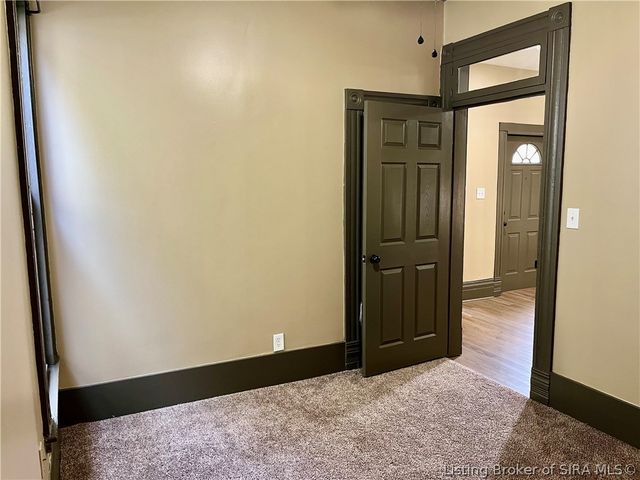907 Watt Street, Jeffersonville, IN 47130