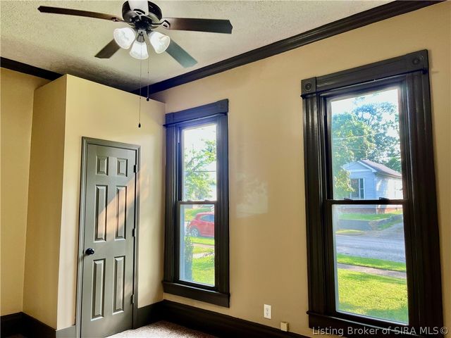 907 Watt Street, Jeffersonville, IN 47130