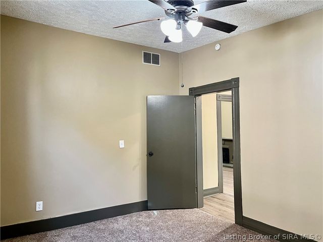 907 Watt Street, Jeffersonville, IN 47130