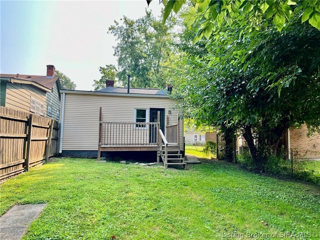 907 Watt Street, Jeffersonville, IN 47130