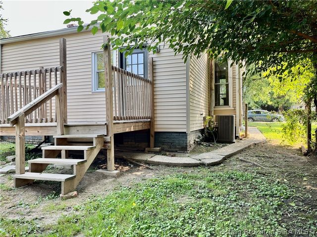 907 Watt Street, Jeffersonville, IN 47130