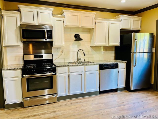 907 Watt Street, Jeffersonville, IN 47130