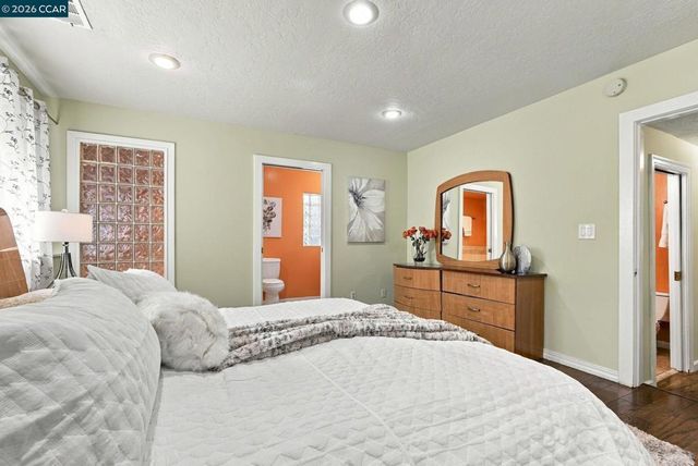 3334 Harrison St, Oakland, CA 94611