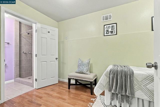 3334 Harrison St, Oakland, CA 94611