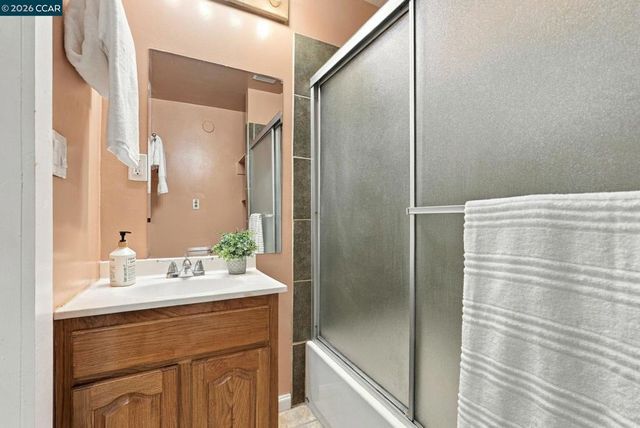 3334 Harrison St, Oakland, CA 94611