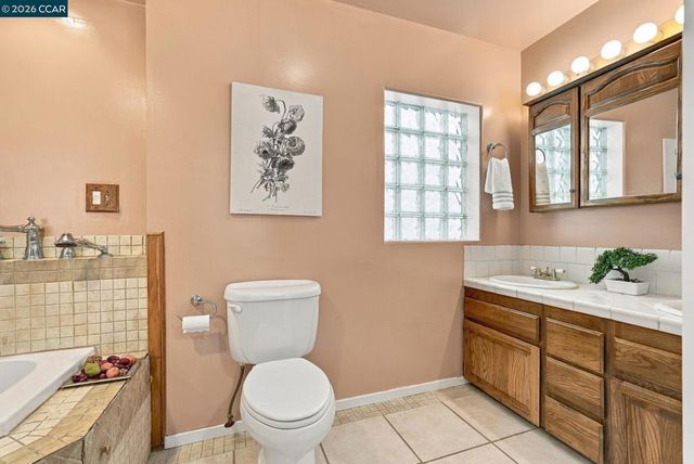 3334 Harrison St, Oakland, CA 94611
