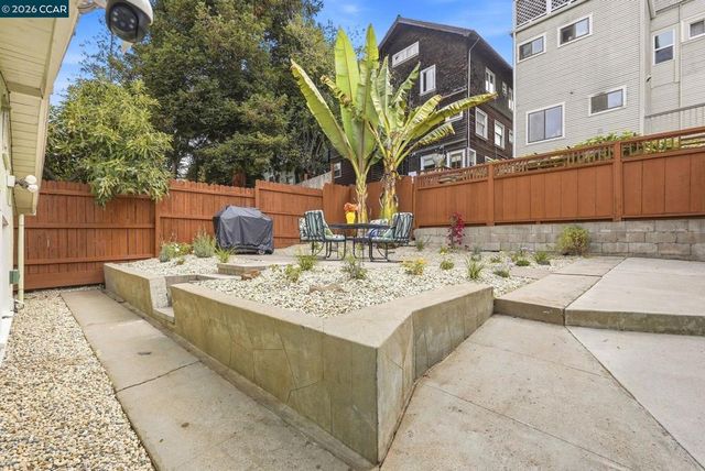 3334 Harrison St, Oakland, CA 94611