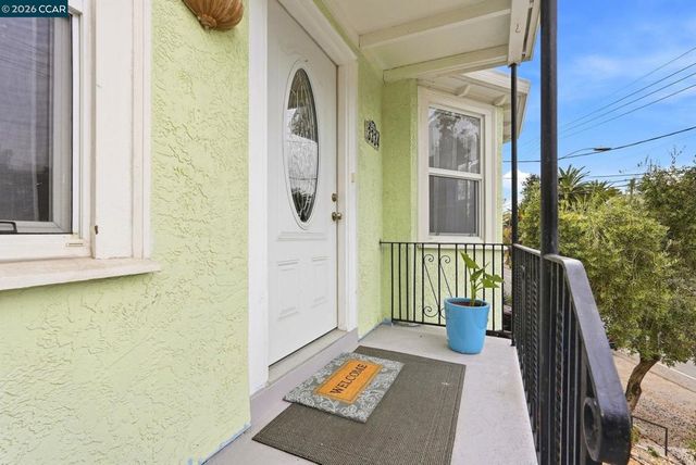3334 Harrison St, Oakland, CA 94611