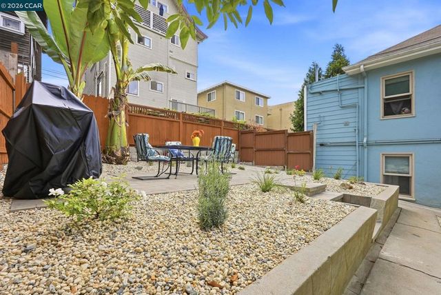 3334 Harrison St, Oakland, CA 94611